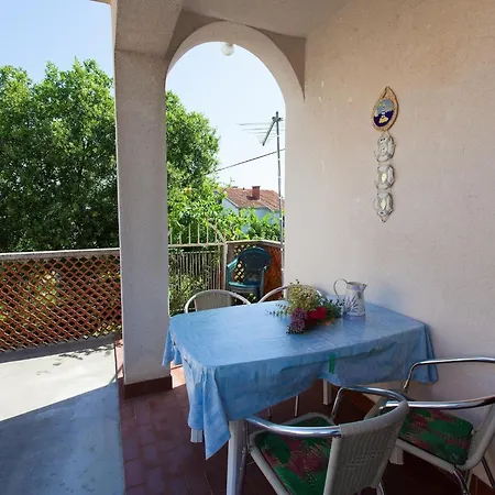 Spacious With Terrace 450 M Distant From The Malinska