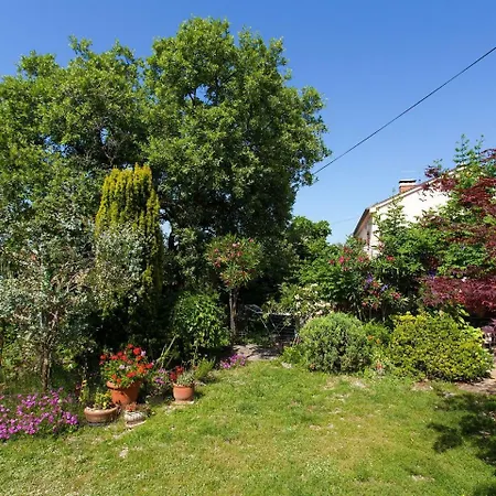 Apartmán Spacious With Terrace 450 M Distant From The Malinska