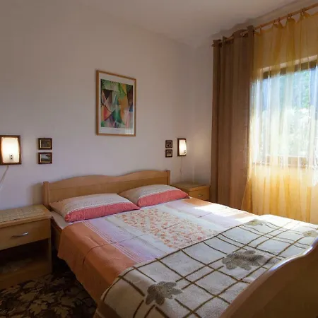 Spacious With Terrace 450 M Distant From The Apartmán Malinska
