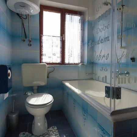 Spacious With Terrace 450 M Distant From The Apartmán *